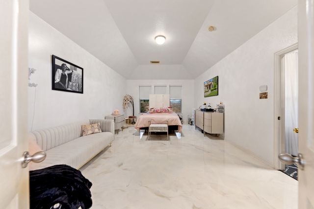 7096 Carmona, Grand Prairie, TX 75054