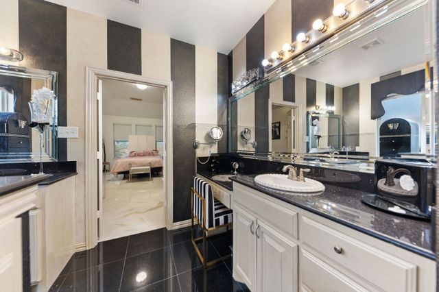 7096 Carmona, Grand Prairie, TX 75054