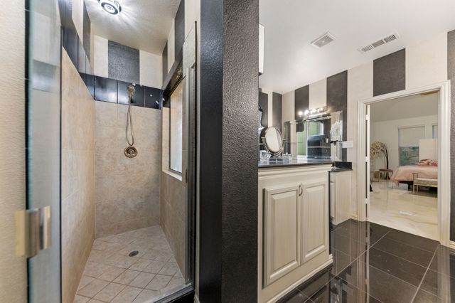 7096 Carmona, Grand Prairie, TX 75054