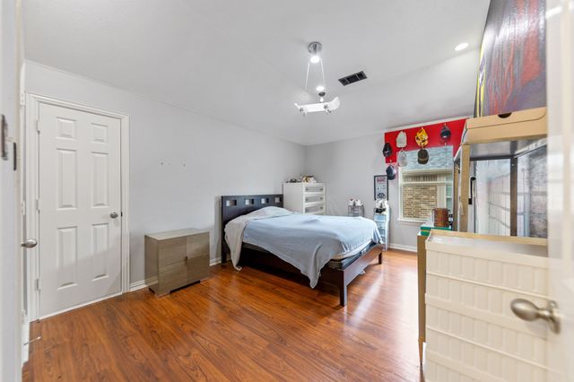 7096 Carmona, Grand Prairie, TX 75054