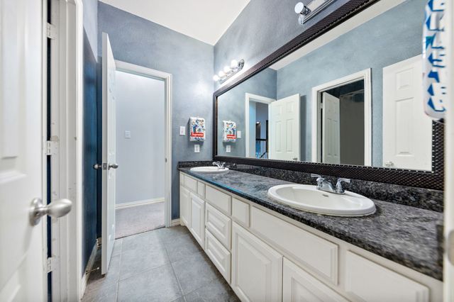 7096 Carmona, Grand Prairie, TX 75054