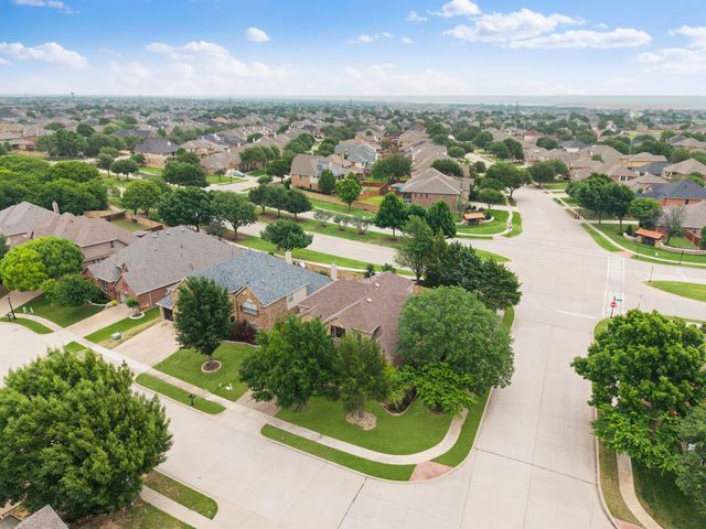 7096 Carmona, Grand Prairie, TX 75054