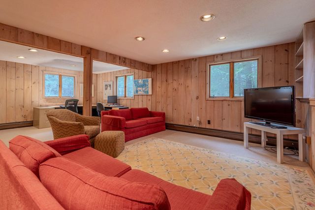 63 Raspberry Hill Road, Winhall, VT 05340