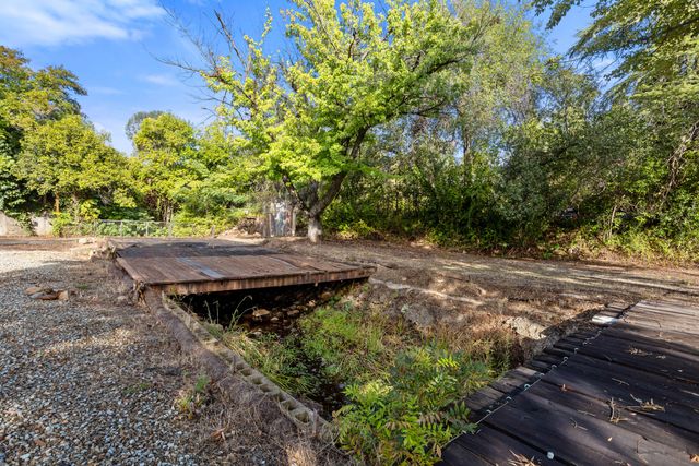 3510 Eureka Way, Redding, CA 96001