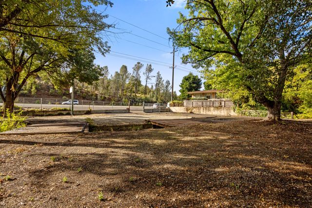 3510 Eureka Way, Redding, CA 96001