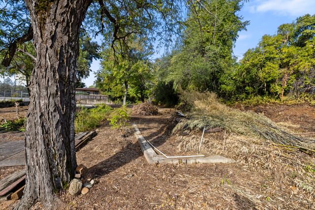 3510 Eureka Way, Redding, CA 96001