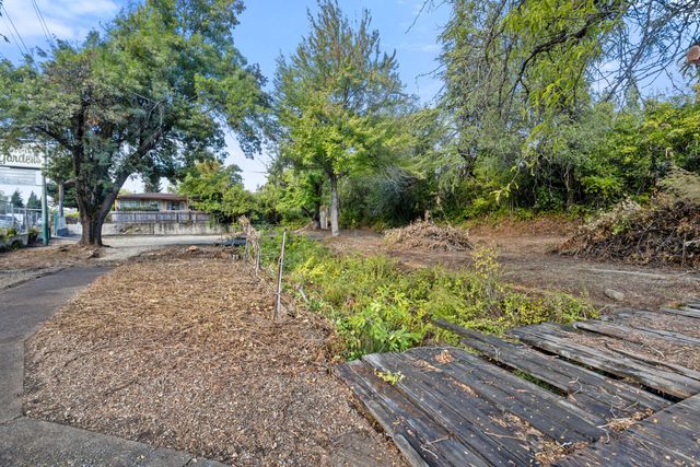 3510 Eureka Way, Redding, CA 96001