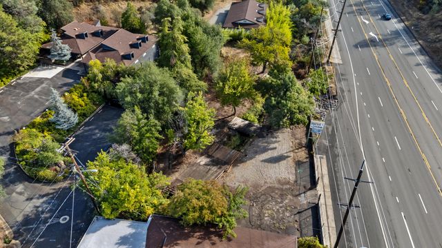 3510 Eureka Way, Redding, CA 96001