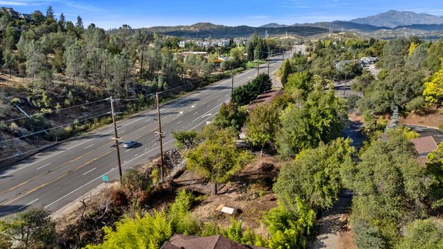 3510 Eureka Way, Redding, CA 96001