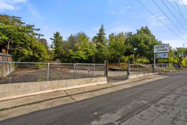 3510 Eureka Way, Redding, CA 96001