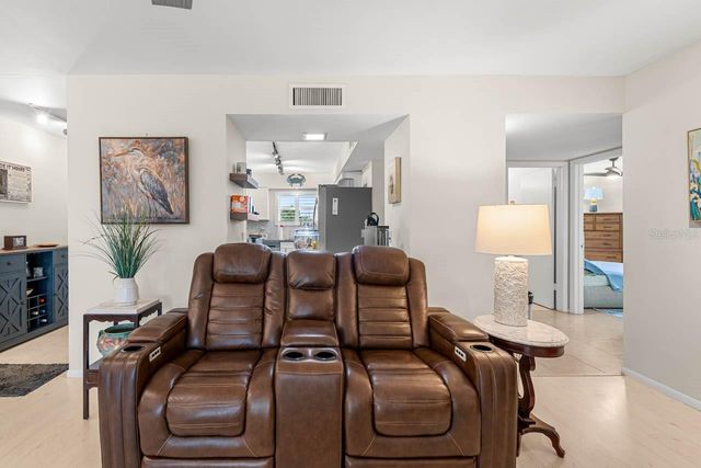 901 AUGUSTA DRIVE, Sun City Center, FL 33573