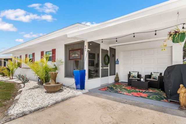 901 AUGUSTA DRIVE, Sun City Center, FL 33573