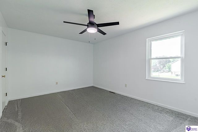2669 N Lake Road North, Radcliff, KY 40160