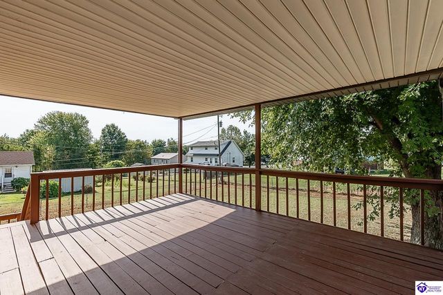2669 N Lake Road North, Radcliff, KY 40160