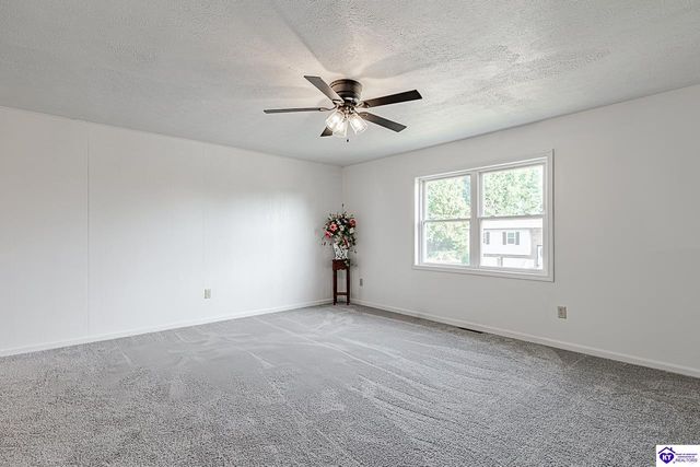 2669 N Lake Road North, Radcliff, KY 40160