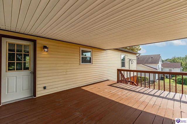 2669 N Lake Road North, Radcliff, KY 40160