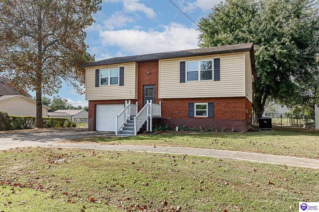 2669 N Lake Road North, Radcliff, KY 40160