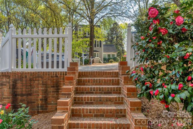 2313 Wythe House Court, Charlotte, NC 28270