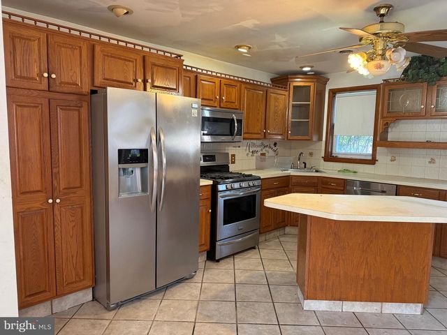 3011 TEESDALE ST, Philadelphia, PA 19152