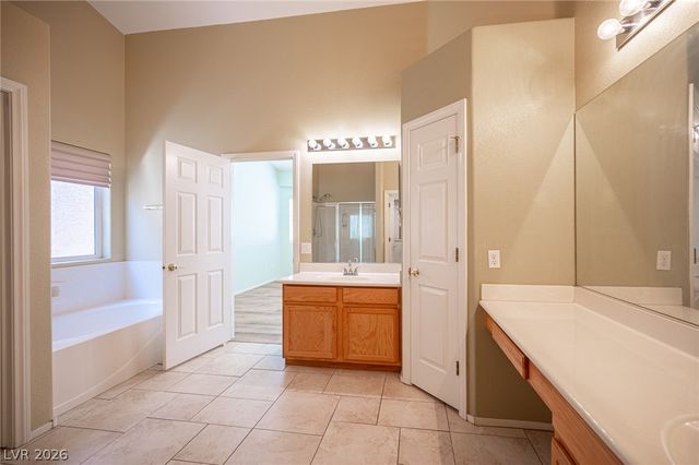 1740 Honey Tree Drive, Las Vegas, NV 89144