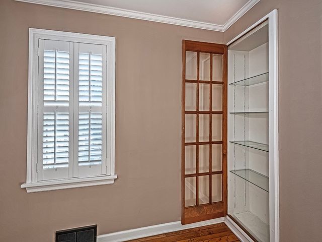 330 Hazel Drive, Mt Lebanon, PA 15228