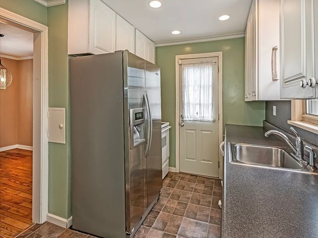 330 Hazel Drive, Mt Lebanon, PA 15228