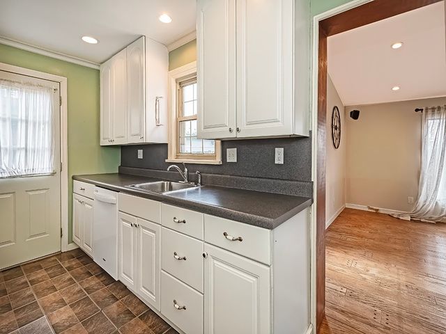 330 Hazel Drive, Mt Lebanon, PA 15228