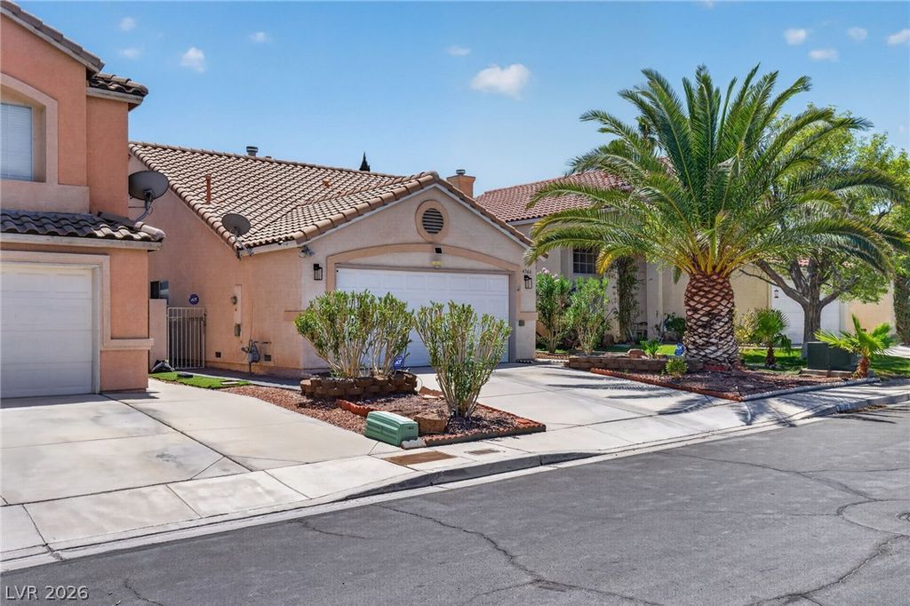 4566 New Dupell Way, Las Vegas, NV 89147 — photo 2