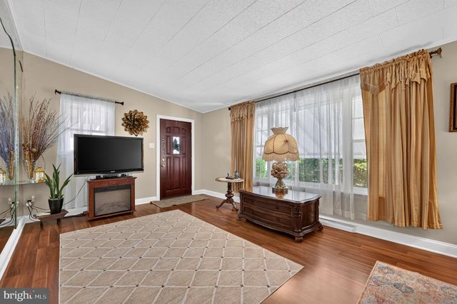 8926 REVERE ST, Philadelphia, PA 19152