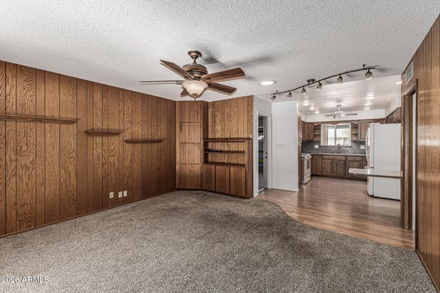 6231 E ELLIS Street, Mesa, AZ 85205