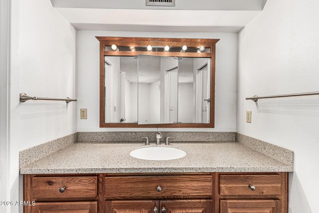 6231 E ELLIS Street, Mesa, AZ 85205