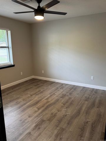 100 Wisteria Place, Hot Springs, AR 71913