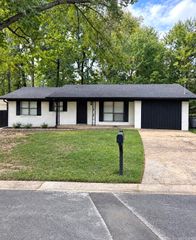 100 Wisteria Place, Hot Springs, AR 71913