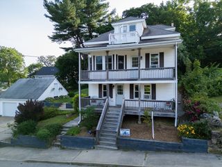 27 May St, Blackstone, MA 01504