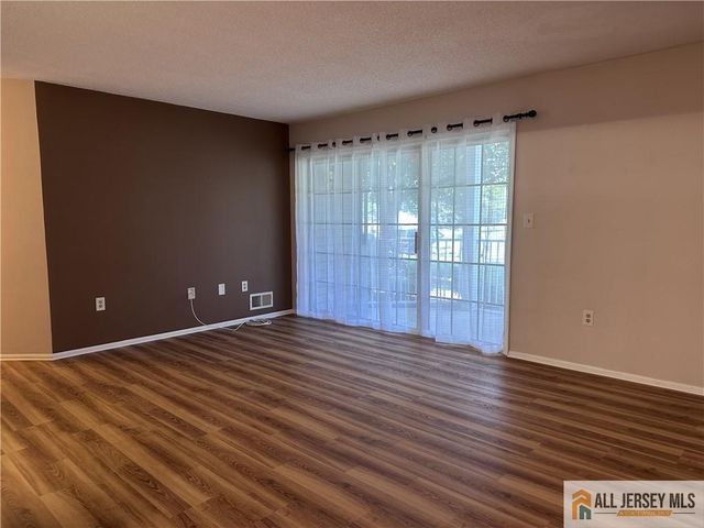 171 Lindsey Court 2915, Franklin, NJ 08823