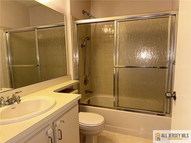 171 Lindsey Court 2915, Franklin, NJ 08823