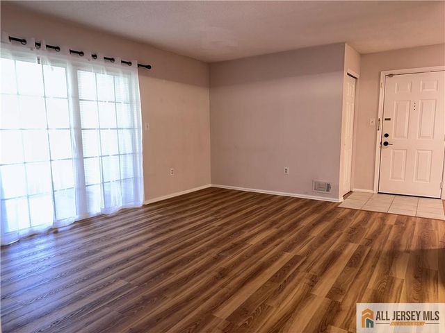 171 Lindsey Court 2915, Franklin, NJ 08823