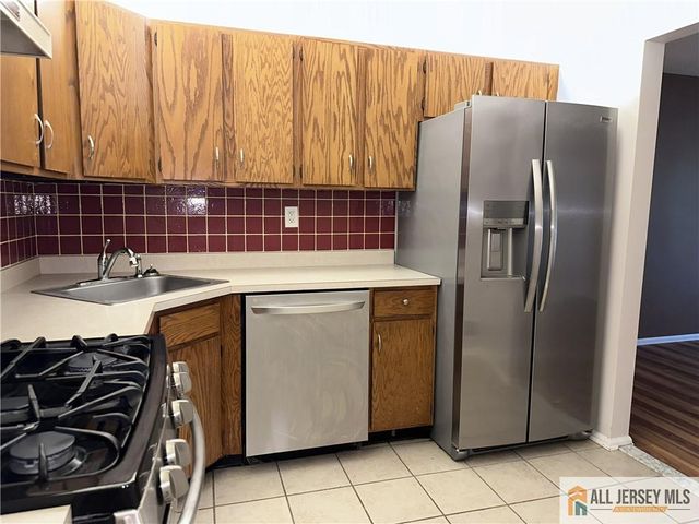 171 Lindsey Court 2915, Franklin, NJ 08823