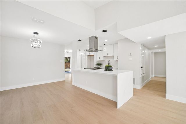 11615 Featherbrook Drive, Dallas, TX 75228