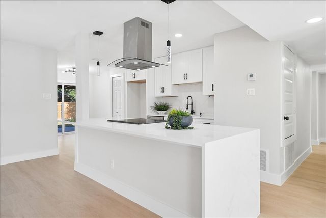11615 Featherbrook Drive, Dallas, TX 75228