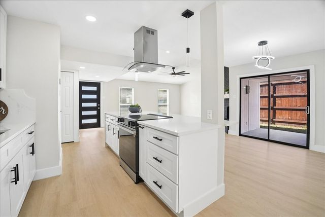 11615 Featherbrook Drive, Dallas, TX 75228