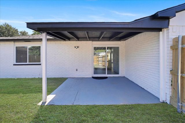 11615 Featherbrook Drive, Dallas, TX 75228