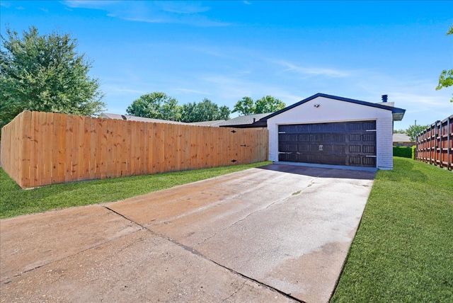 11615 Featherbrook Drive, Dallas, TX 75228