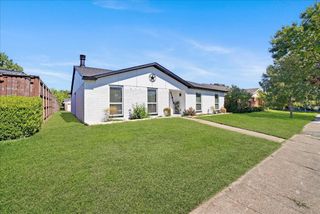 11615 Featherbrook Drive, Dallas, TX 75228