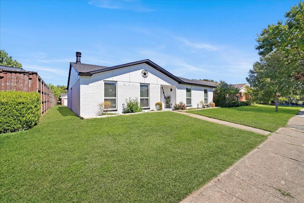 11615 Featherbrook Drive, Dallas, TX 75228