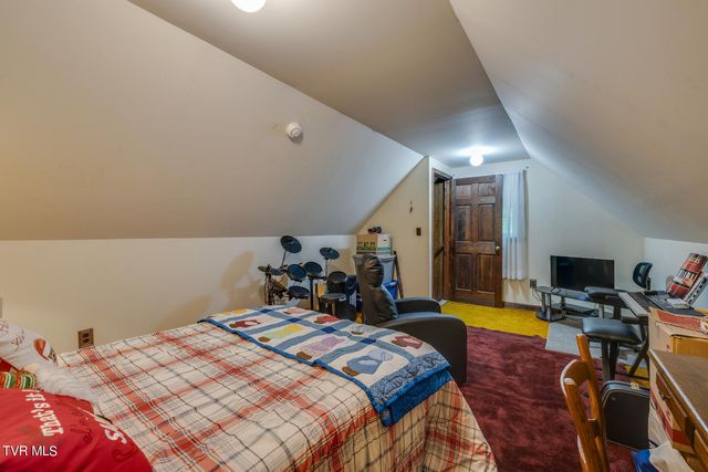 1000 Garden Lane, Bristol, VA 24201