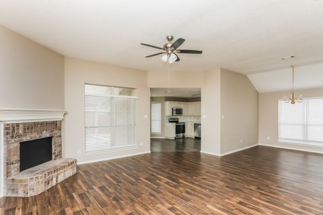 346 Mesquite Hill Drive, Arlington, TX 76002