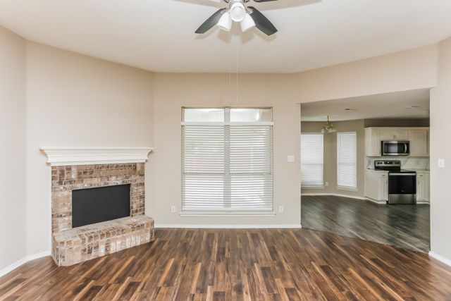 346 Mesquite Hill Drive, Arlington, TX 76002