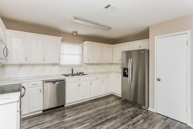 346 Mesquite Hill Drive, Arlington, TX 76002