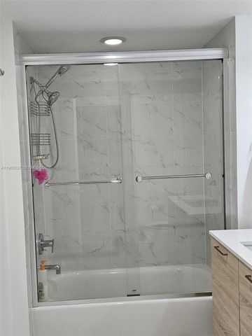 16385 Biscayne Blvd 1802, North Miami Beach, FL 33160